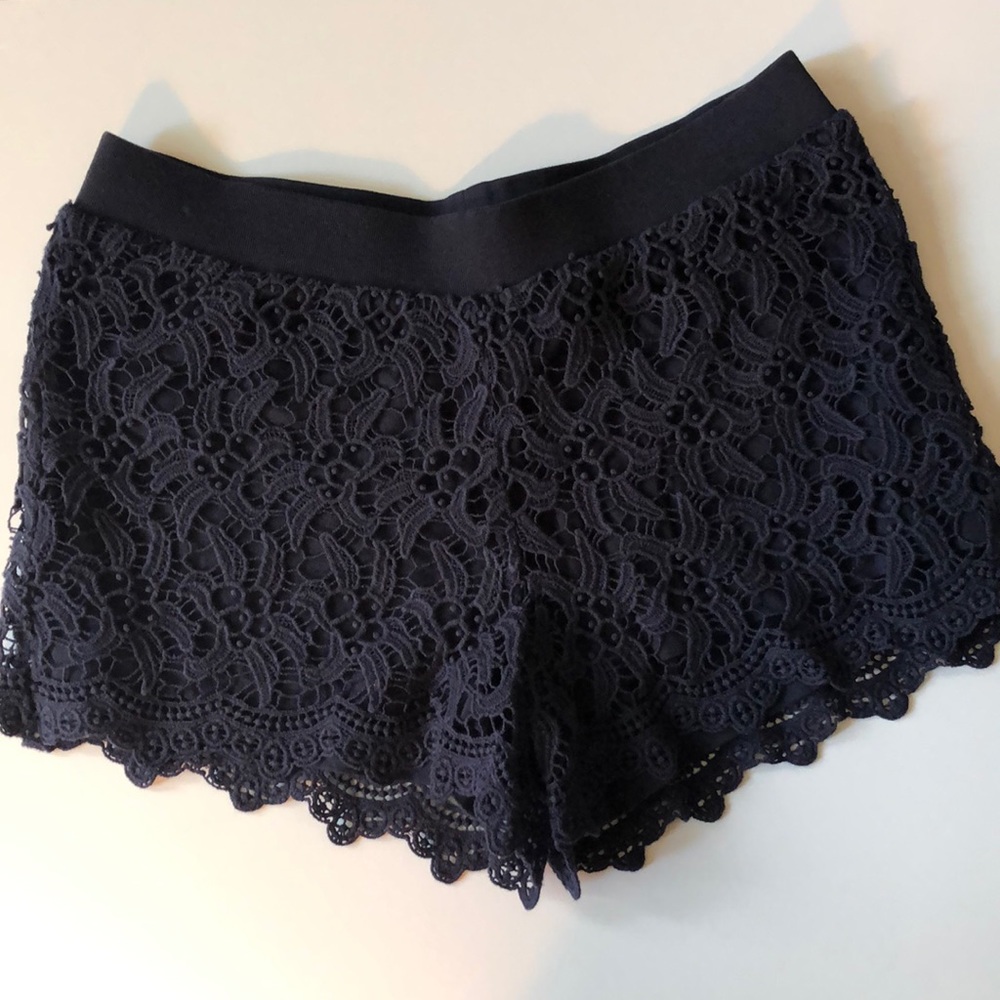 Lilly Pulitzer Navy Lacie Shorts Size S - Picture 2 of 9